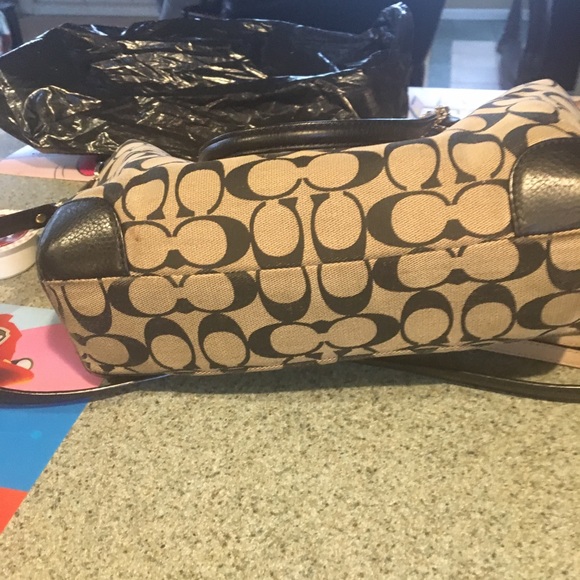 Hello I am selling med size coach purse it brown &black  it is authentic - Picture 3 of 5